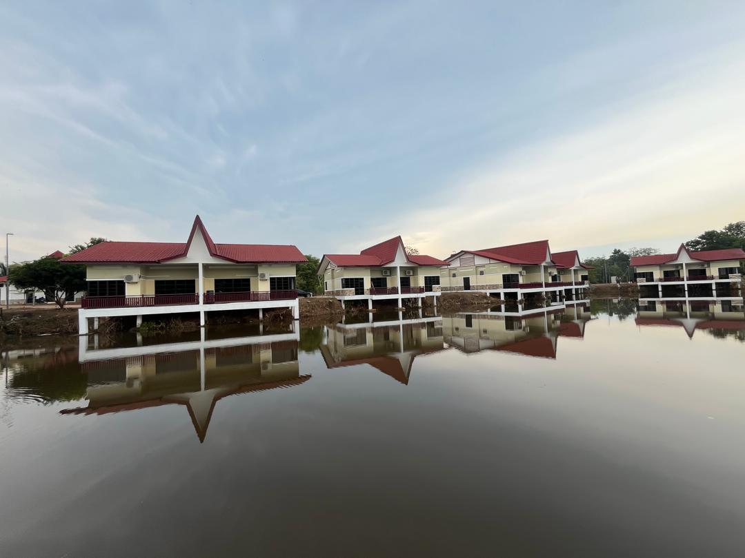 Villa Atas Tasik
