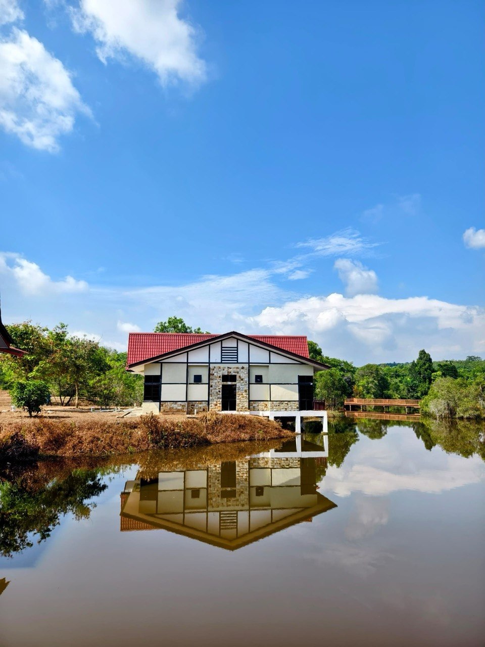 Villa Tepi Tasik